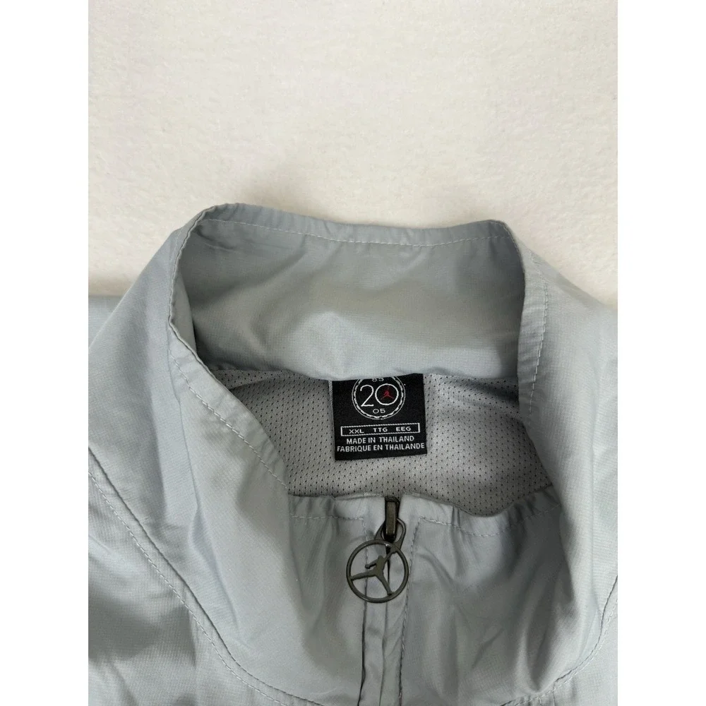 Mens Vintage‎ Nike Jordan 20th Anniversary 2005 196074 070 Silver Zip Up Jacket
